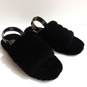 ❤❤❤UGG SLIPPER SIZE 6❤❤❤